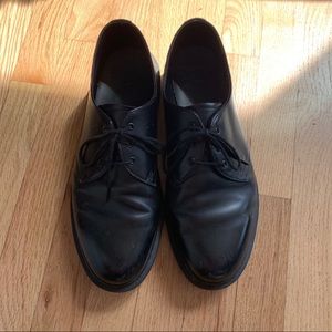 dr martens derby shoes